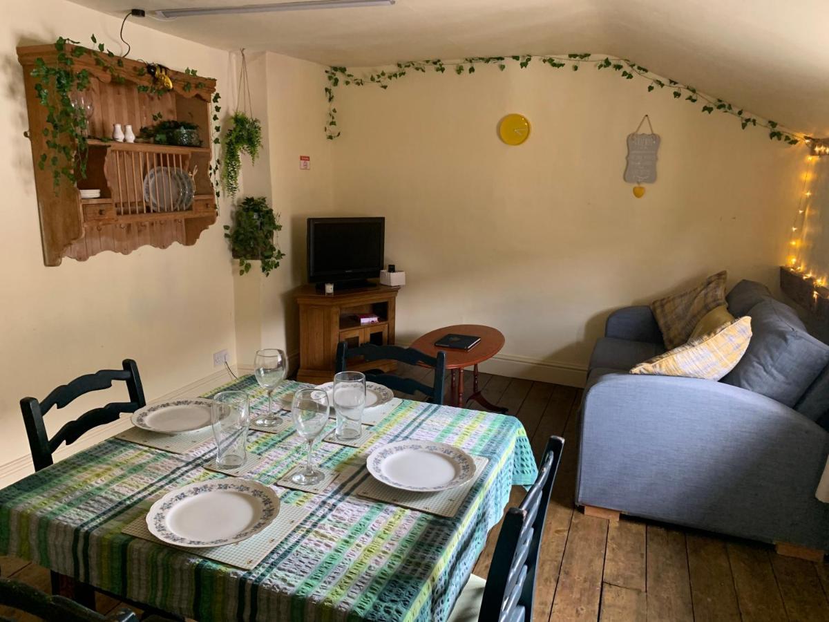 Becs Apartment Лиоминстър Екстериор снимка