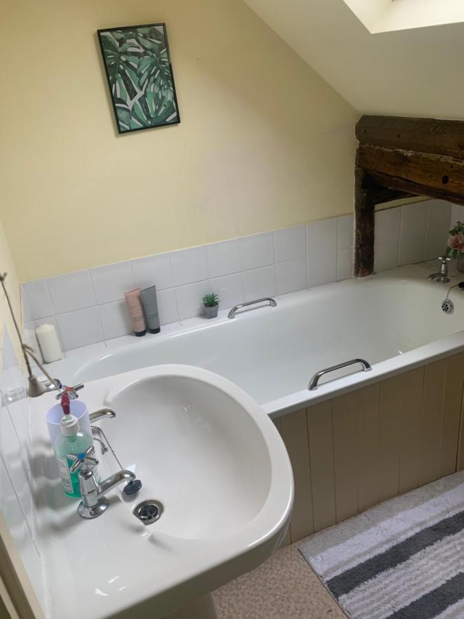 Becs Apartment Лиоминстър Екстериор снимка
